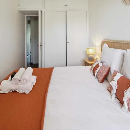 2br 4p - Balcony & 5min To * 圣特罗佩